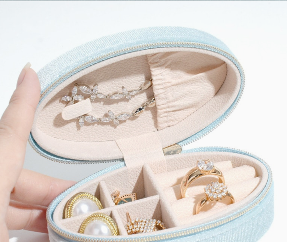 Lady June - Oval Velvet Jewelry Box|2013