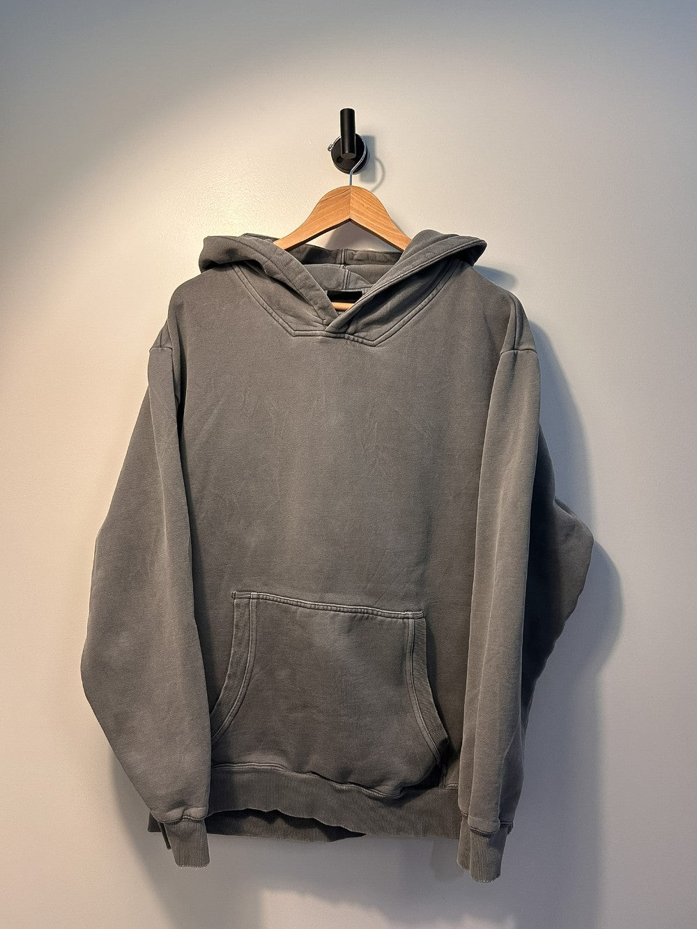 Zanderobe Hoodie XL *Reg $150|3793