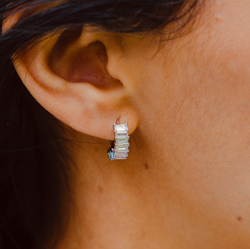 Liya Rectangle Stones Huggies- Silver|2095