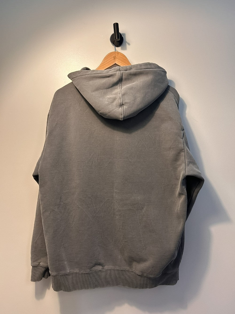 Zanderobe Hoodie XL *Reg $150|3792