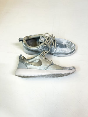 Nike Shoes Size 7|1370