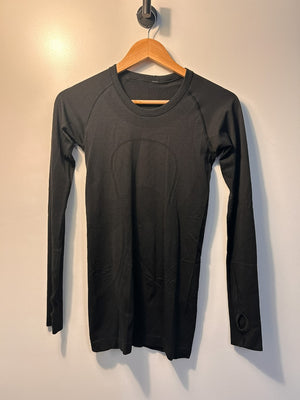 Lululemon Long Sleeve (No Size Tag - 2)|4923