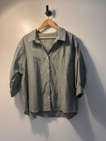 Button Up Shirt - No Size Tag M?|4621