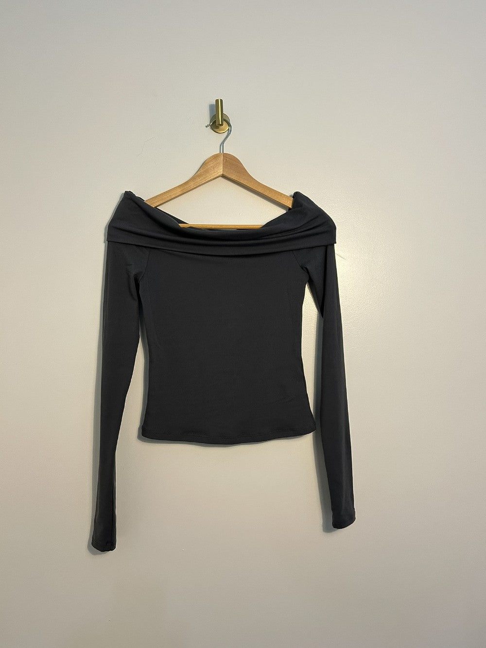 H&M Off The Shoulder Top - XS|1461