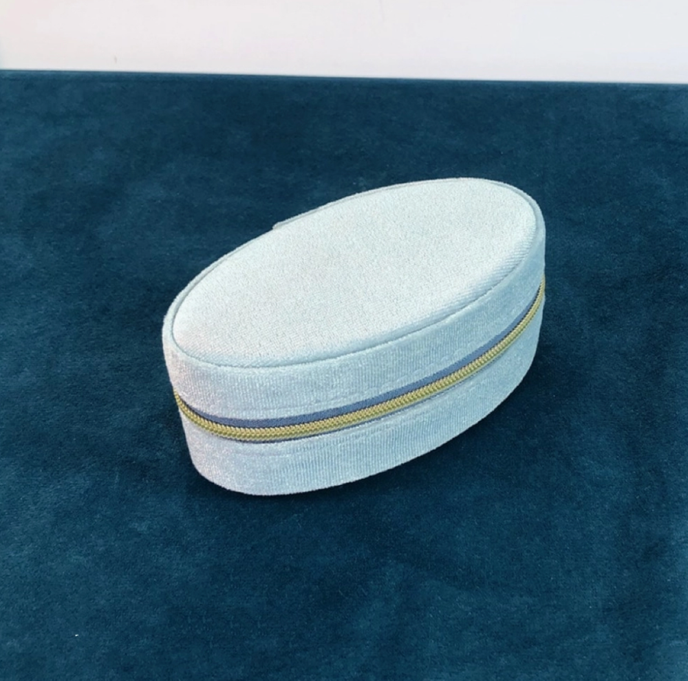 Lady June - Oval Velvet Jewelry Box|2012