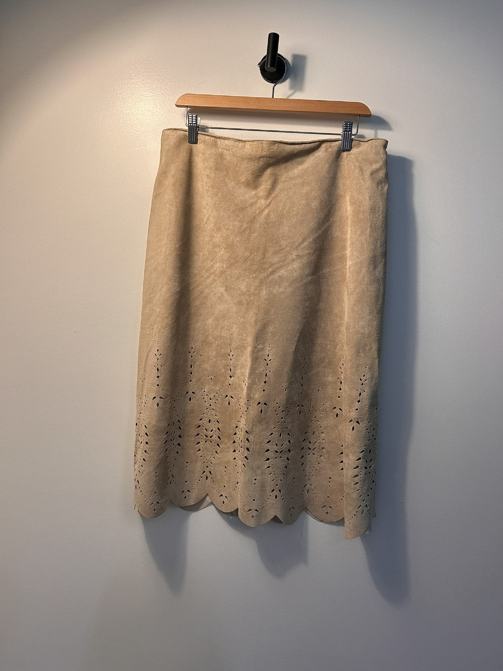 Danier Suede Skirt - Size 10 **Imperfection|5295