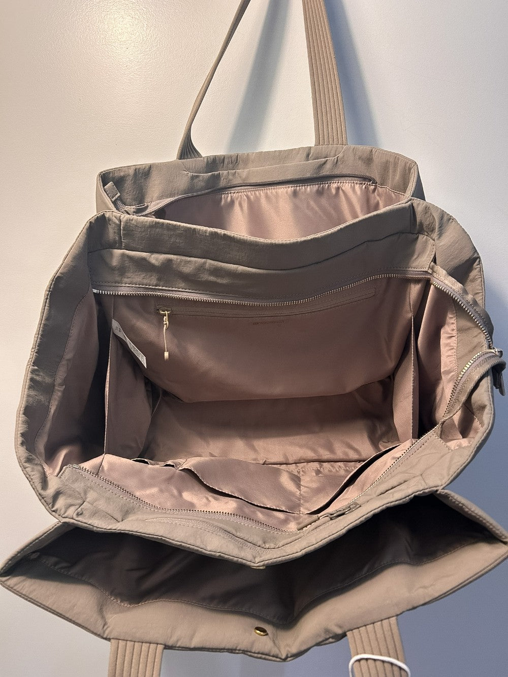Lululemon Triple Compartment Tote|3606