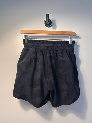 Lululemon Shorts Size 4|2648