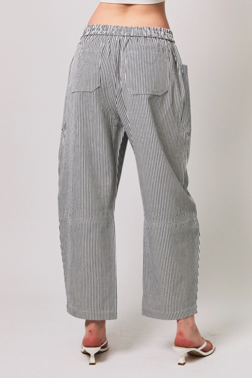Le Lis - Elastic Waist Big Pocket Barrel Pants|125
