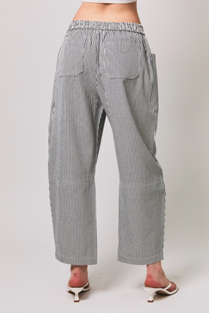 Le Lis - Elastic Waist Big Pocket Barrel Pants|125