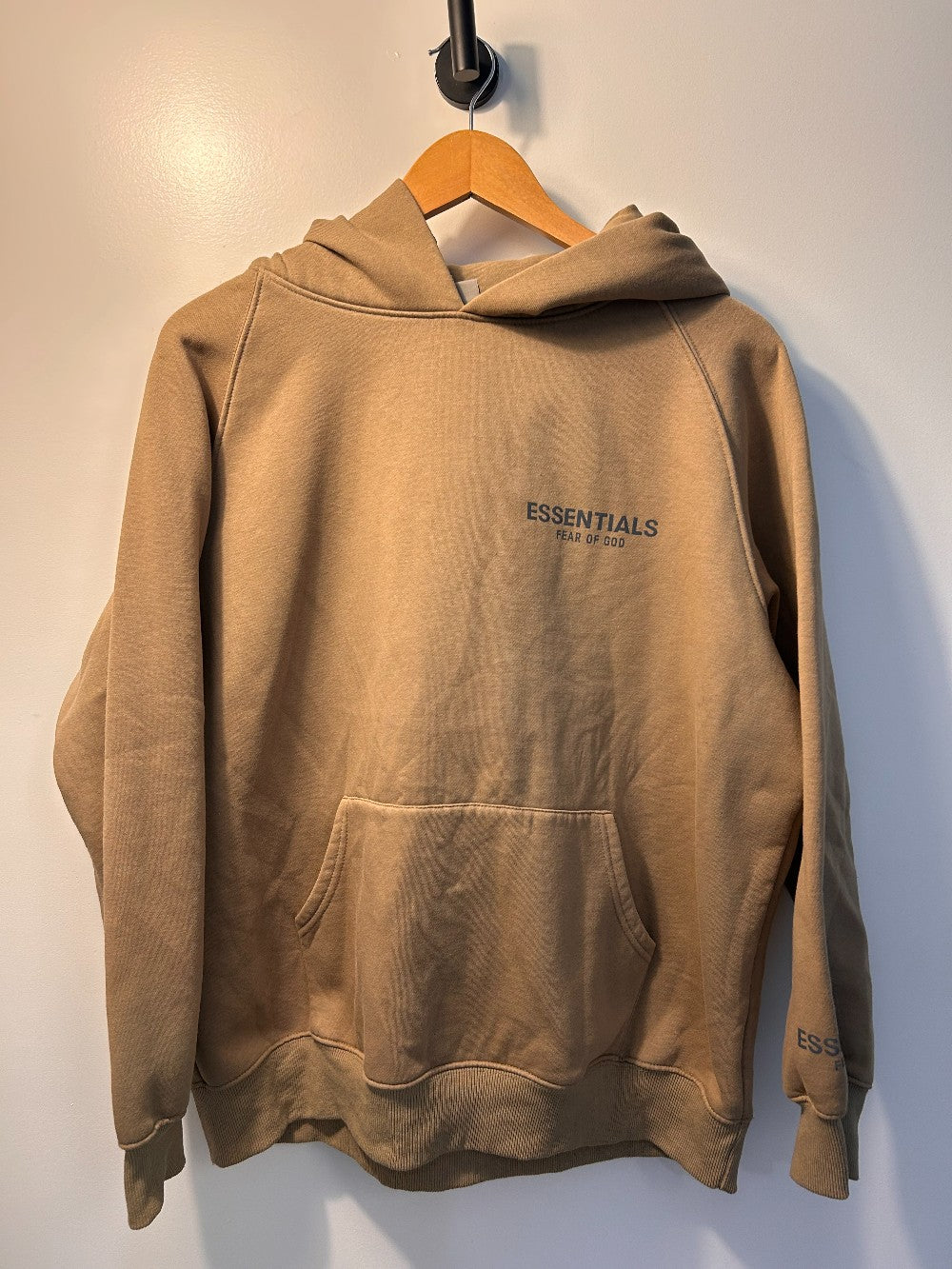 Essentials Hoodie Large|5040