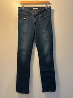 Levis Slimming Straight Jeans - 31|4886