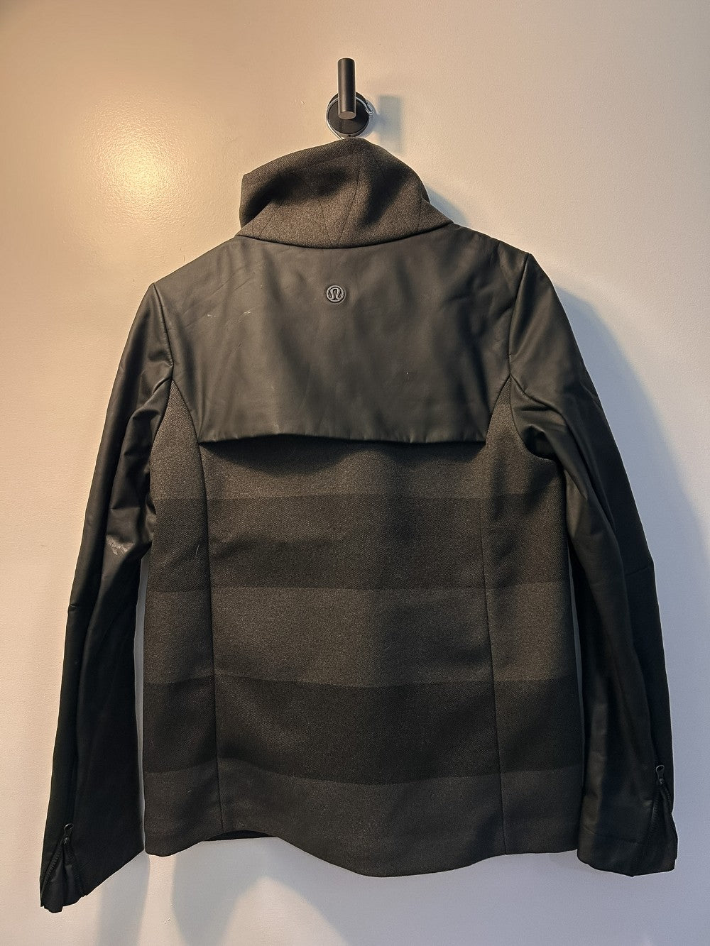 Lululemon Jacket - 8 *Imperfection|5185