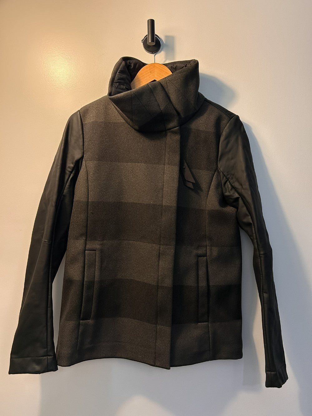 Lululemon Jacket - 8 *Imperfection|5184