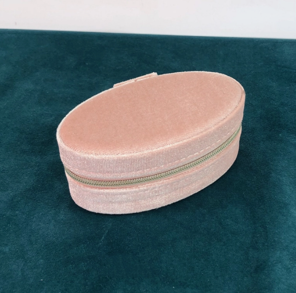 Lady June - Oval Velvet Jewelry Box|2011