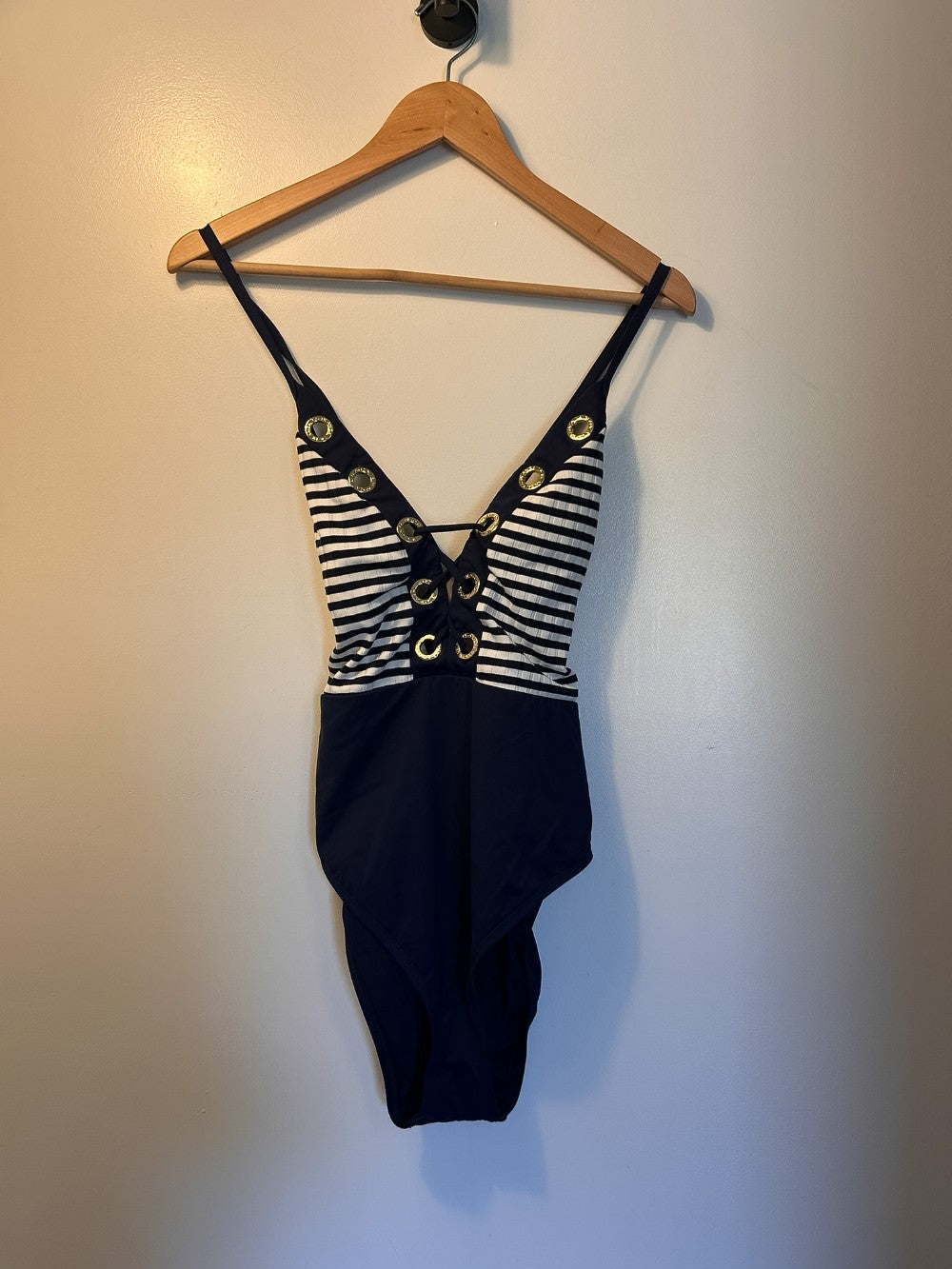 La Blanca One Piece Swimsuit (No Size Tag M/L)|3946