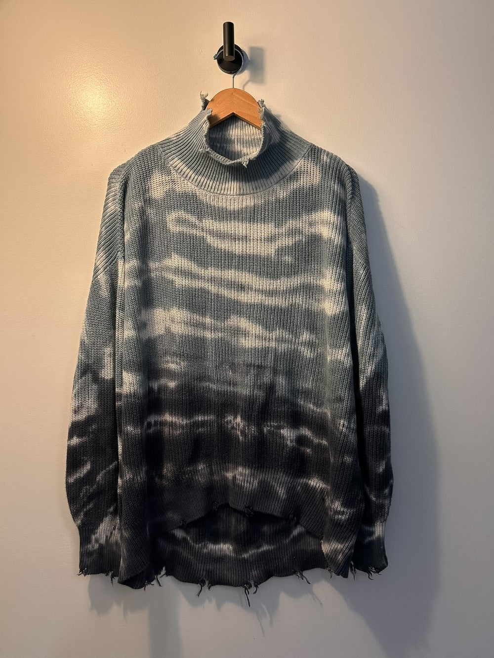 Young Fabulous & Broke Sweater - M/L|5182