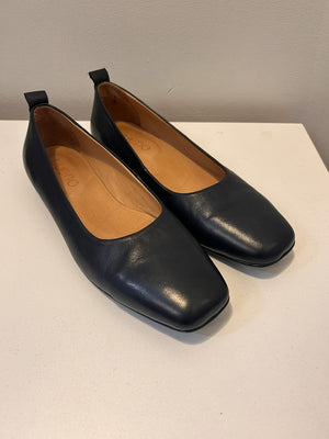 Bueno Flat Shoes - 9 *reg $140|3632