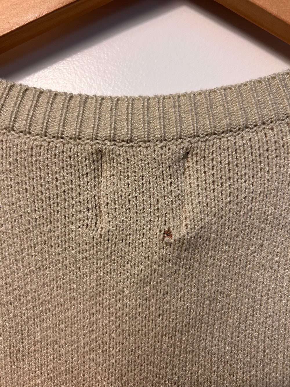 Duck Sweater S *Small Hole Reg $55|3835