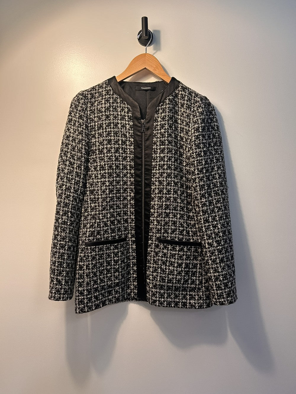 Tahari Jacket (No Size Tags Est. M/L)|3295